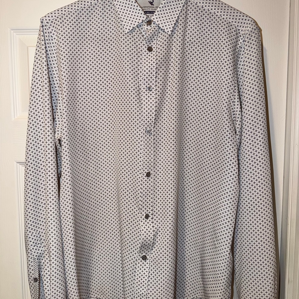 International Report Men's White and Black Patterned 4-way Dress Shirt